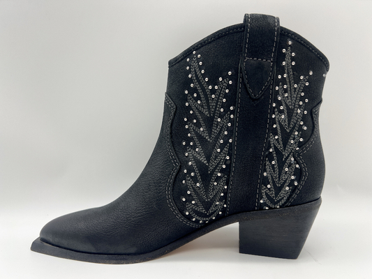 weiche Kuh Halbstiefel lederner Frauen Kleidermit Bolzen entwerfen, spitzer Zehenflacher absatz mit YKK-Nylonreißverschluß