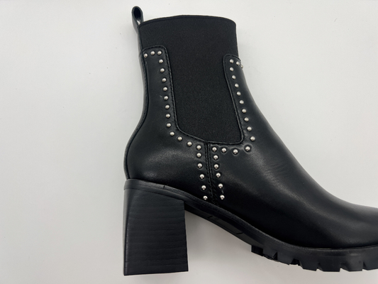Weiche Kuh Tans Halbstiefel lederner Frauen Kleidermit Wellenbolzen im Metall, quadratische ABSferse, TPR-outsole mit pusable Latex