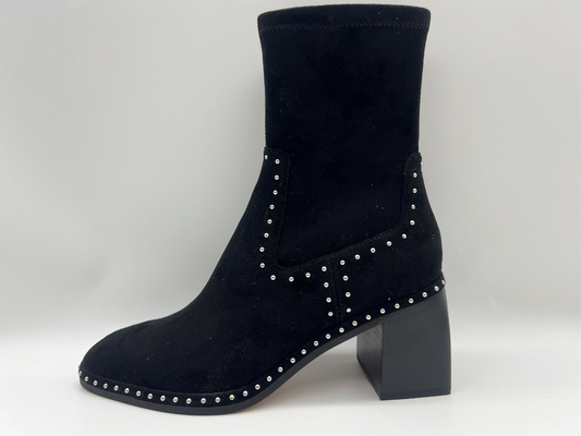 weiche Halbstiefel des Velourleders und Ausdehnung lycra Gewebe des Kleides schwarzer Frauen mit Metallreißverschlussentwurf, quadratische ABSferse