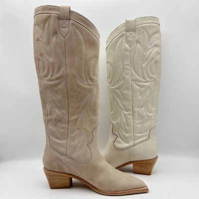 Imprägniern lederne Stiefel der bequemen Frauen Kleiderweg weißes