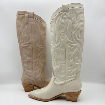 Imprägniern lederne Stiefel der bequemen Frauen Kleiderweg weißes