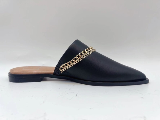 Die schwarzen flachen Freizeitschuhe SGS-Frauen, einteiliger schwarzer geschlossener Toe Slippers