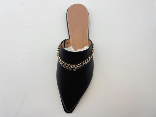 Die schwarzen flachen Freizeitschuhe SGS-Frauen, einteiliger schwarzer geschlossener Toe Slippers