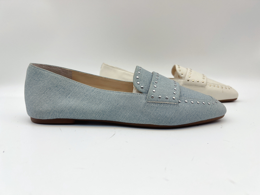 Weiche Kuh-Damen-echte lederne Ebene beschuht Beige mit Bolzen-Entwurf