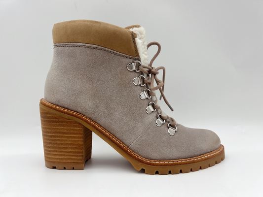 Weiches Vlies schnüren sich oben ODM-Soem die Halbstiefel der wasserdichten Stiefel-Frauen beige