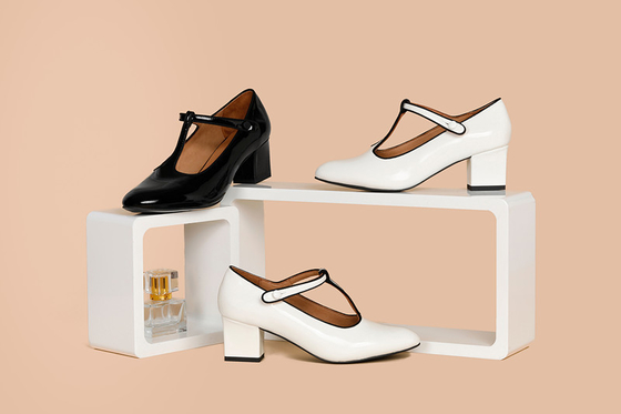 Schwarzes weißes Leder pumpt ABS-Ferse Poited Toe Closed Toe With 2cm die Schuhe der Frauen