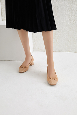 Tan Womens Leisure Shoes Soft überziehen 2cm Fersen-Schuhe mit Bogen-Oberleder mit Leder