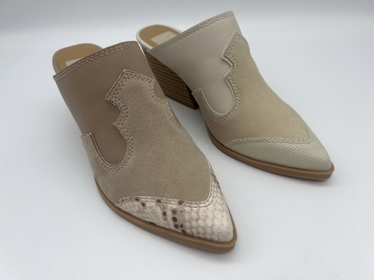 Spitzer Toe Shoes Tan Soem-Frauen/weg von den weißen Freizeitschuhen mit TPR Outsole