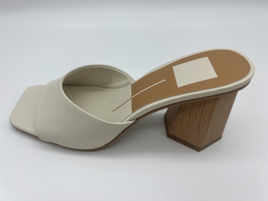 Die ein Bügel-Damen-weiche lederne Sandalen quadrieren Toe Womens Beige Heeled Sandals