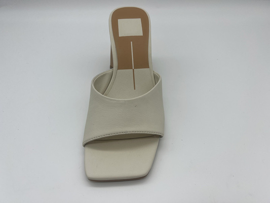 Die ein Bügel-Damen-weiche lederne Sandalen quadrieren Toe Womens Beige Heeled Sandals
