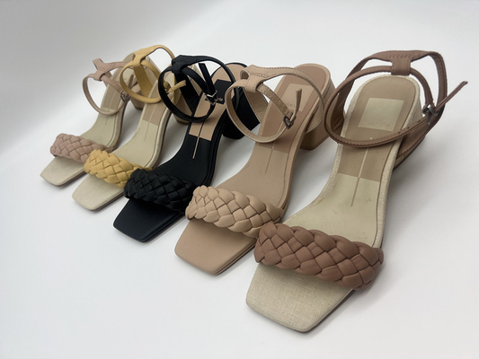 Tan Woven Ladys Soft Leather-Sandalen lugen Toe With Metal Buckle