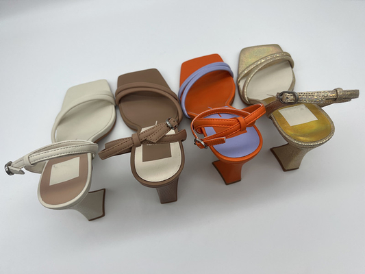 Browns purpurrote 3-Zoll hohe Fersen-Sandalen der Knöchel-Bügel-Damen-Schuh-TPR