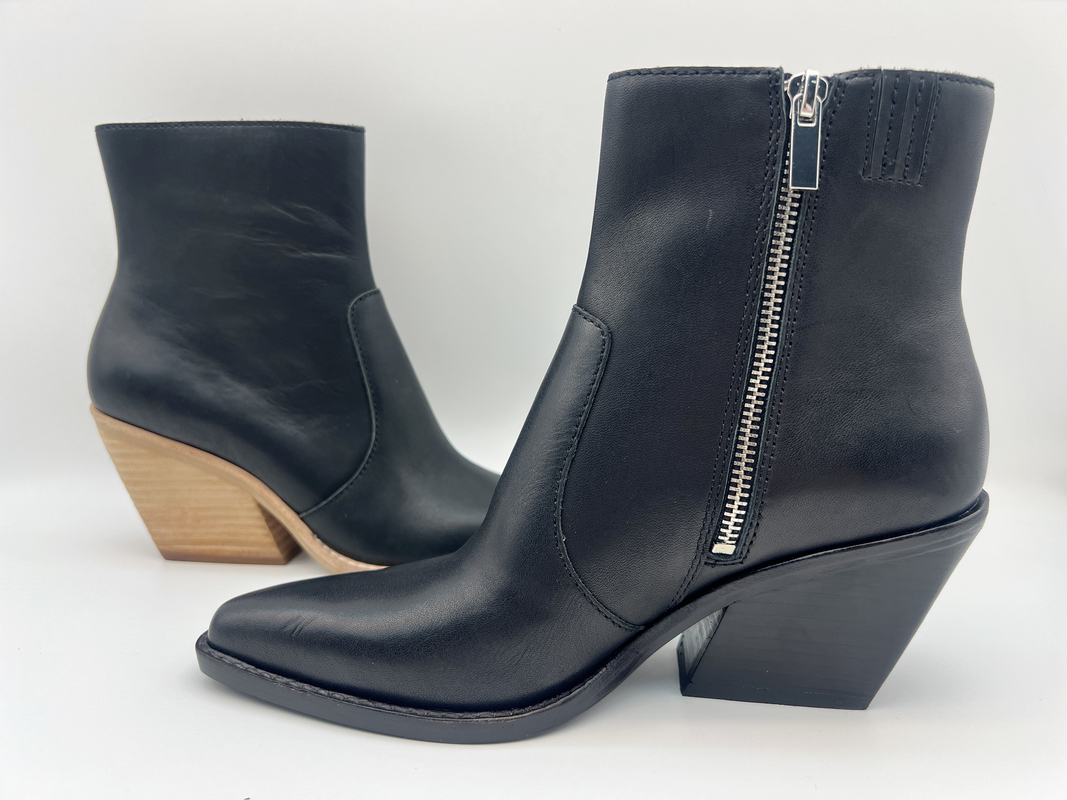 Feste hölzerne Sprühfarbehohe absätze, Stiefel der schwarzen weichen Kuhnappalederfrauen Kleider, spitze Zehenhalbstiefel