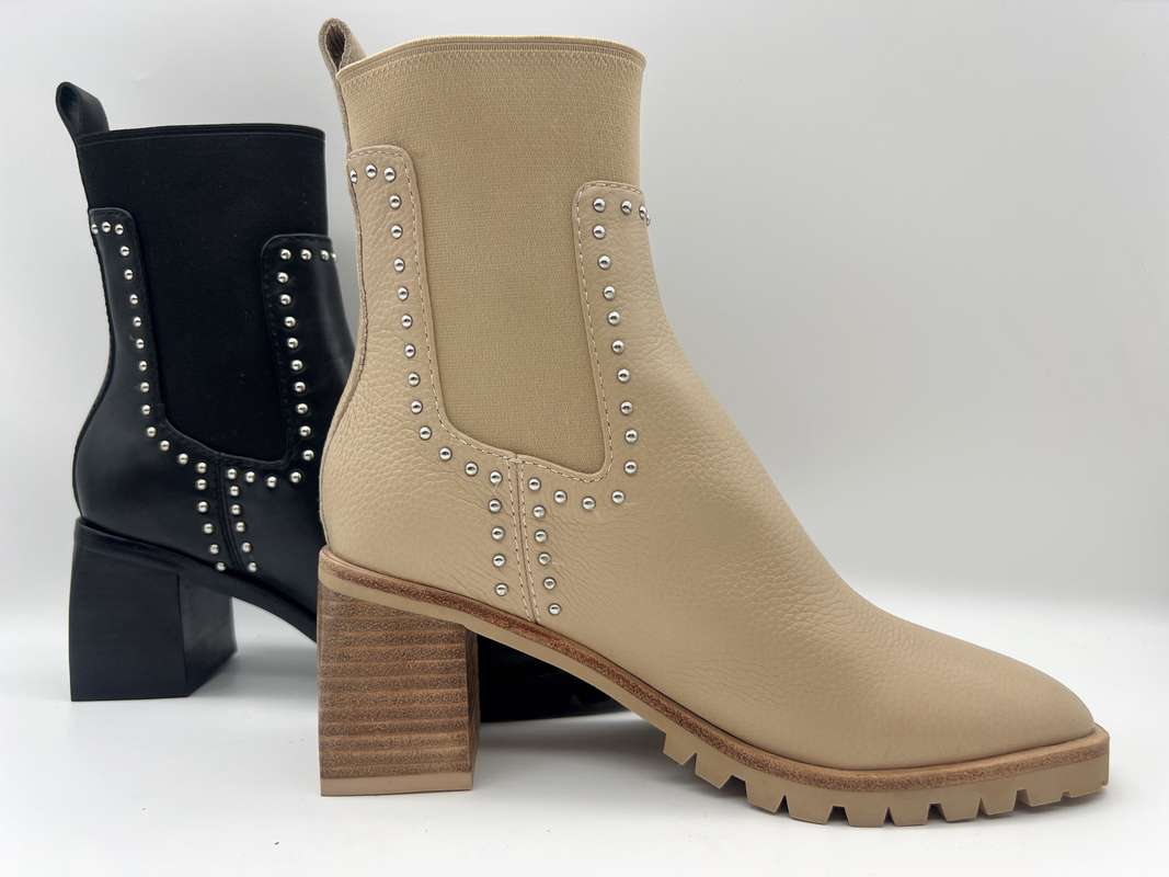 Weiche Kuh Tans Halbstiefel lederner Frauen Kleidermit Wellenbolzen im Metall, quadratische ABSferse, TPR-outsole mit pusable Latex