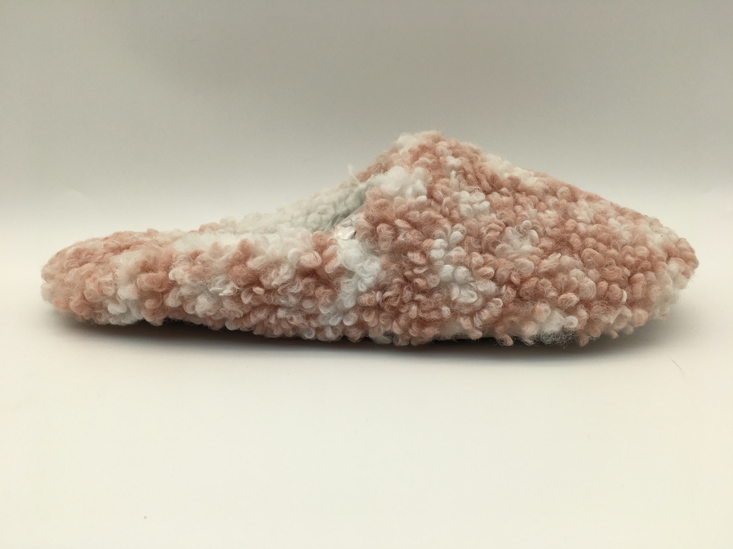 Rosa-/Knochen-weiche Frauenschuhe naher Toe Two Tone Fur With eine Einheit TPR Outsole